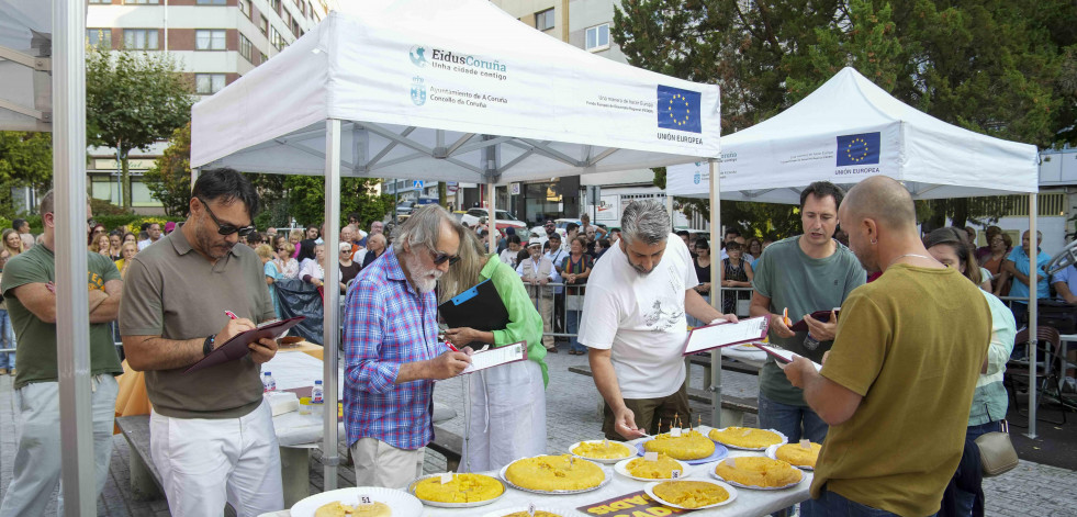 Un transportista jubilado conquista a todo un barrio de A Coruña con su tortilla