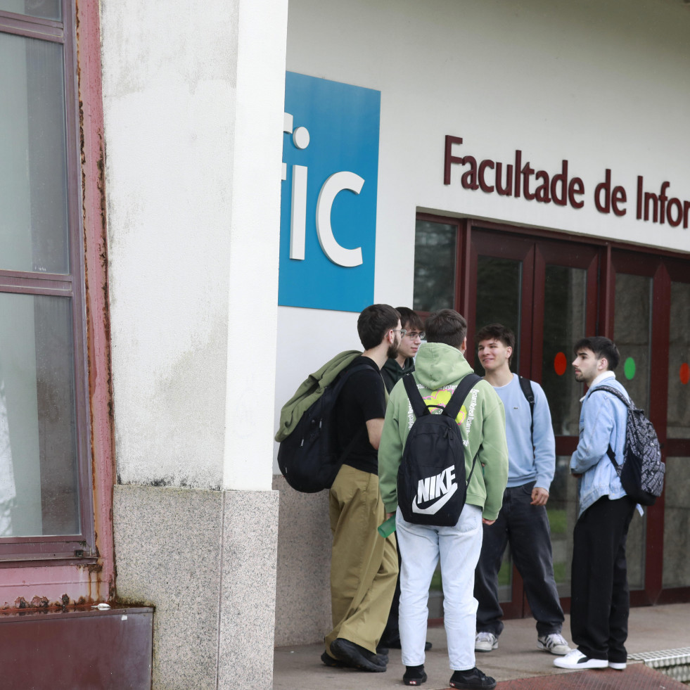 La Xunta ofrece 2.500 euros a una veintena de estudiantes de la UDC