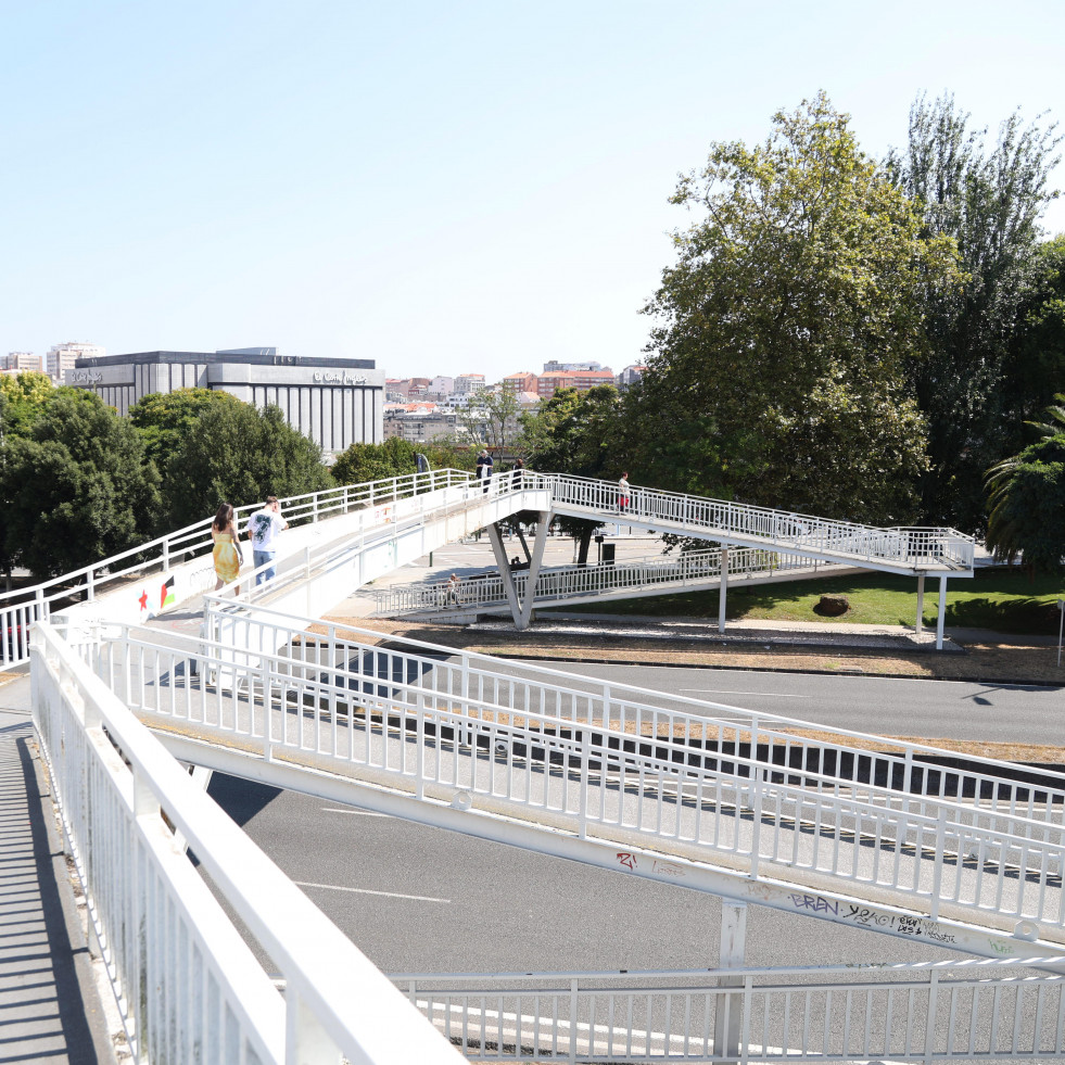 El Ayuntamiento de A Coruña adjudica la reforma de la pasarela que conecta las estaciones