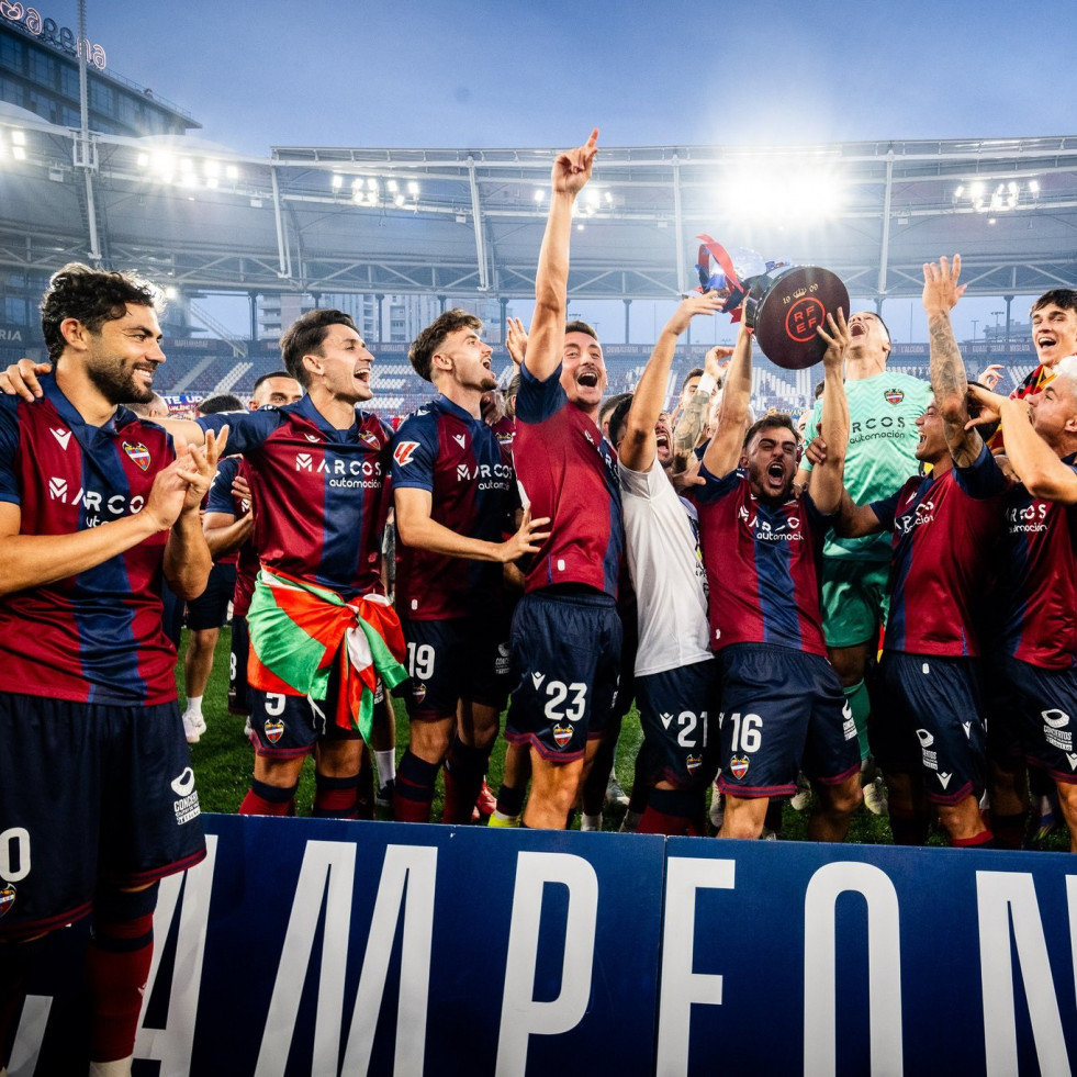 El ascenso a Primera, objetivo del Dépor, exige ganar más de la mitad en Riazor
