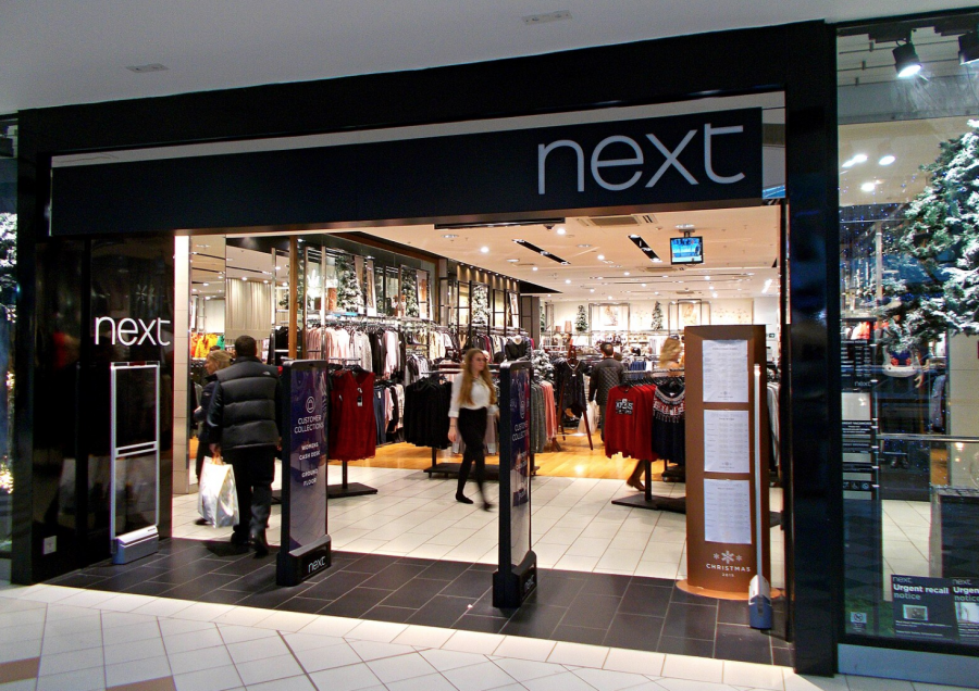 Next elige A Coruña para aterrizar en España: el gigante británico ficha talento de Inditex