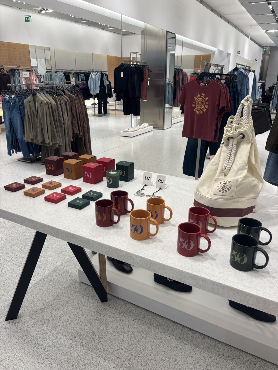 Zara lanza una nueva colección con el escudo de A Coruña como protagonista