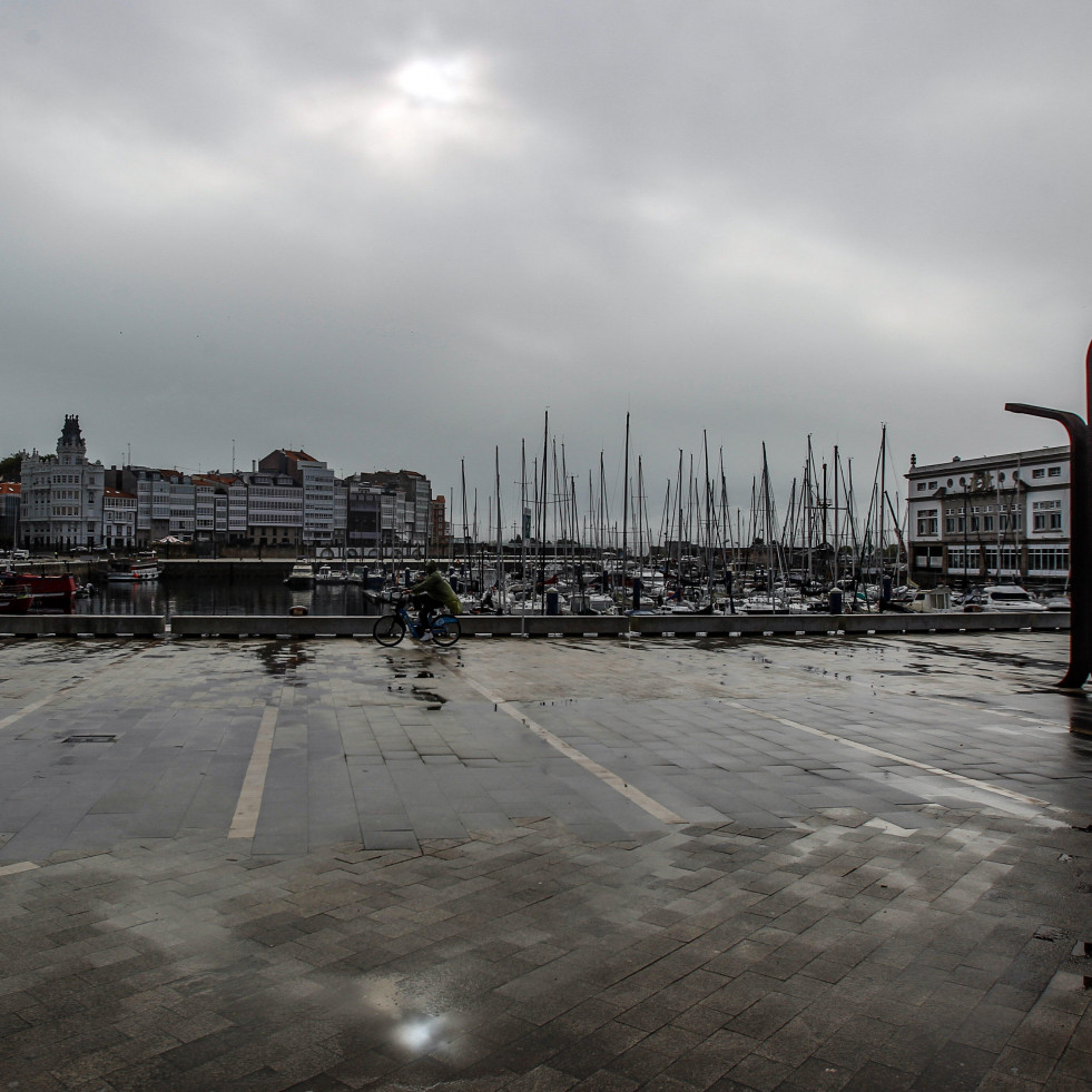 La lluvia y los incendios provocan una caída de reservas de última hora en los hoteles de A Coruña