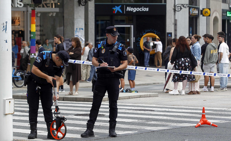 El paso de cebra más concurrido de A Coruña, escenario de un atropello múltiple