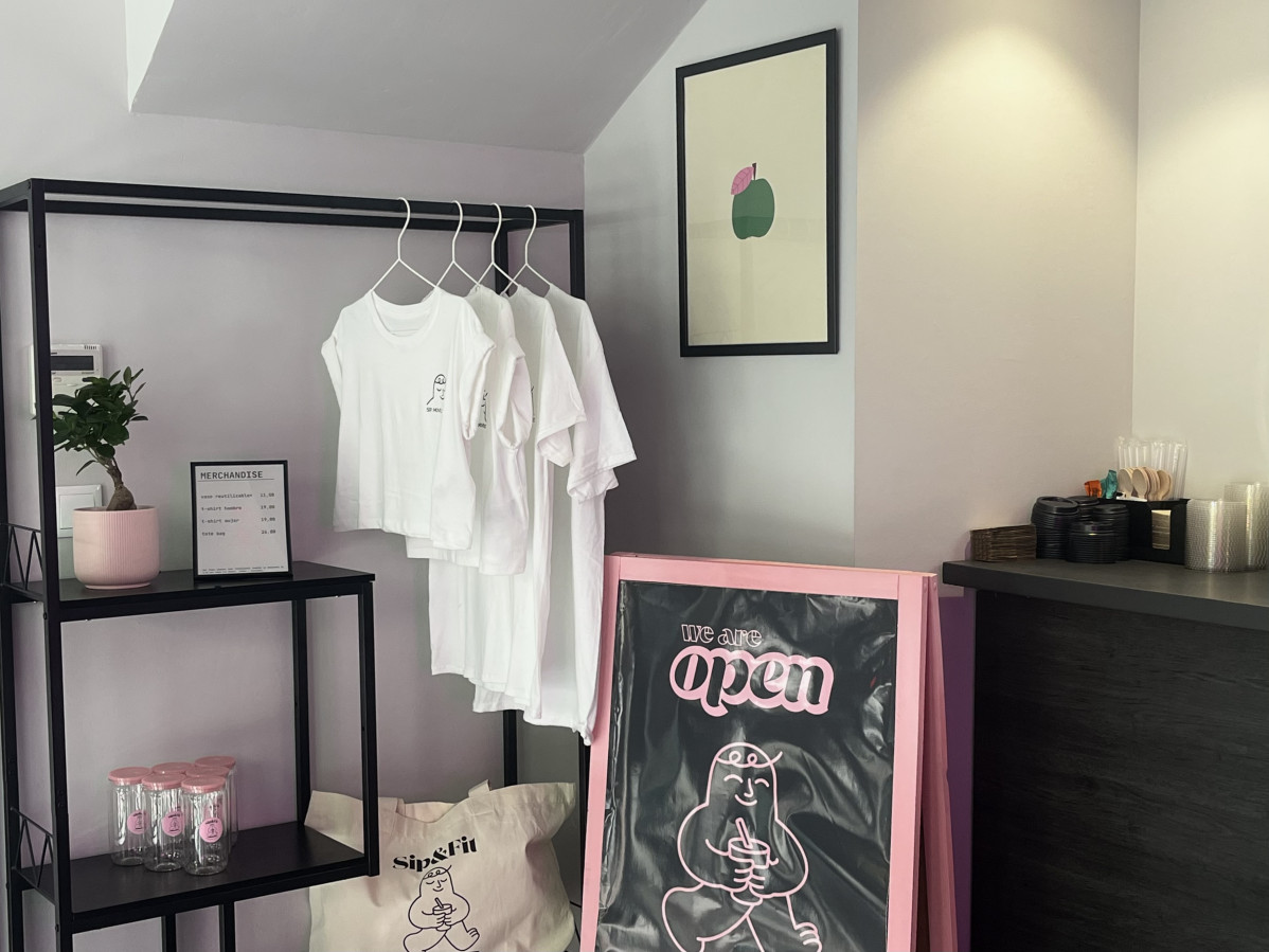 Sip & Fit tambieu0301n ofrece merchandising 